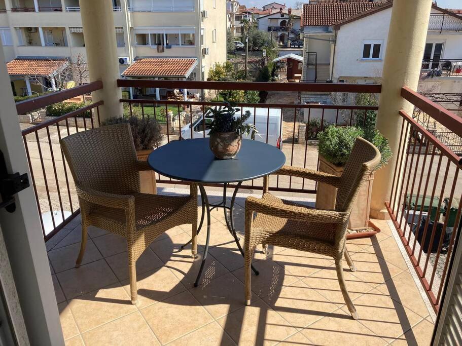 Dachgeschoss-Apartment "Andemi" In Istrien Novigrad  ภายนอก รูปภาพ